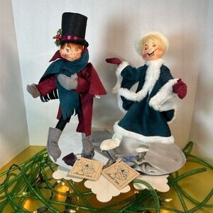 - Annalee Victorian Ice Skating Couple.